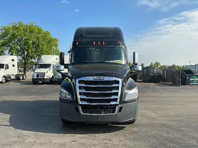 Used 2022 Freightliner Cascadia Detroit DD15AT Semi Truck with Sleeper Cab for sale #438929 - photo 2