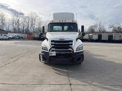 Used 2022 Freightliner Cascadia Detroit DD15AT Semi Truck for sale #439162 - photo 2