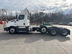 Used 2022 Freightliner Cascadia Detroit DD15AT Semi Truck for sale #439162 - photo 4