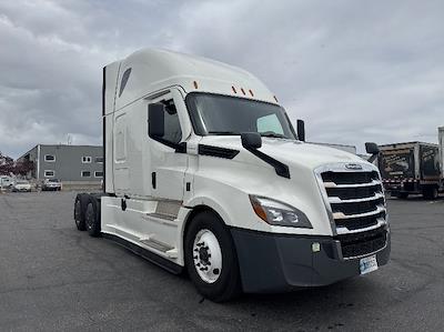 Used 2024 Freightliner Cascadia Detroit DD15AT Semi Truck with Sleeper Cab for sale #439686 - photo 1