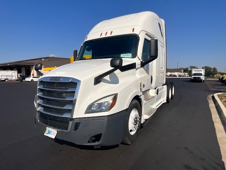 Used 2022 Freightliner Cascadia - photo 5