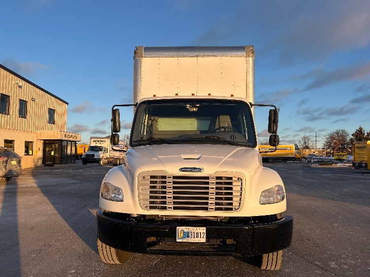 Used 2022 Freightliner M2 106 - photo 2
