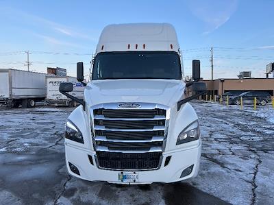 Used 2022 Freightliner Cascadia Detroit DD15AT Semi Truck with Sleeper Cab for sale #442891 - photo 2