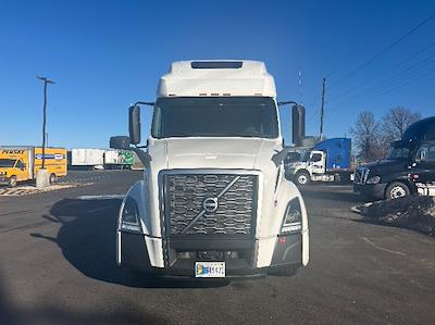 Used 2022 Volvo VNL - photo 1