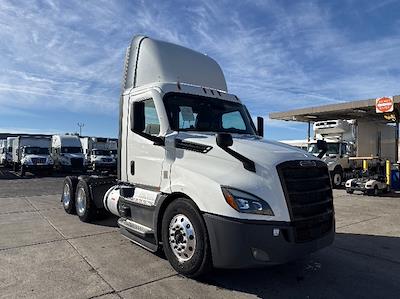 Used 2022 Freightliner Cascadia Detroit DD13 Semi Truck for sale #448622 - photo 1