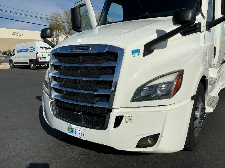 Used 2022 Freightliner Cascadia - photo 23