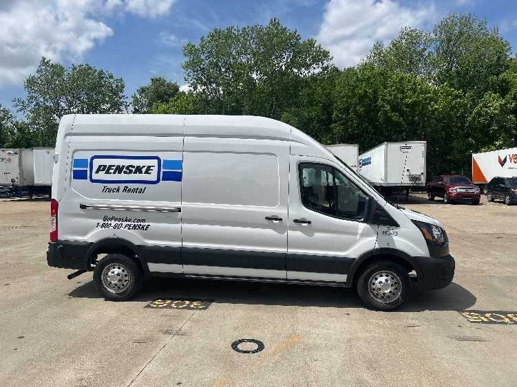 Used 2023 Ford Transit 250 - photo 16