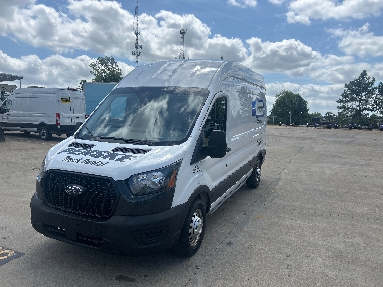 Used 2023 Ford Transit 250 - photo 5
