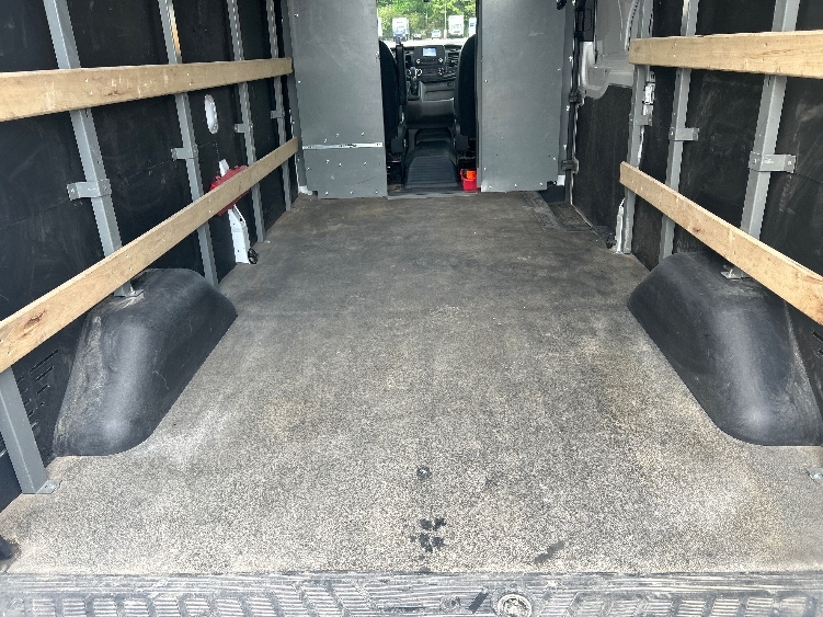 Used 2023 Ford Transit 250 - photo 9