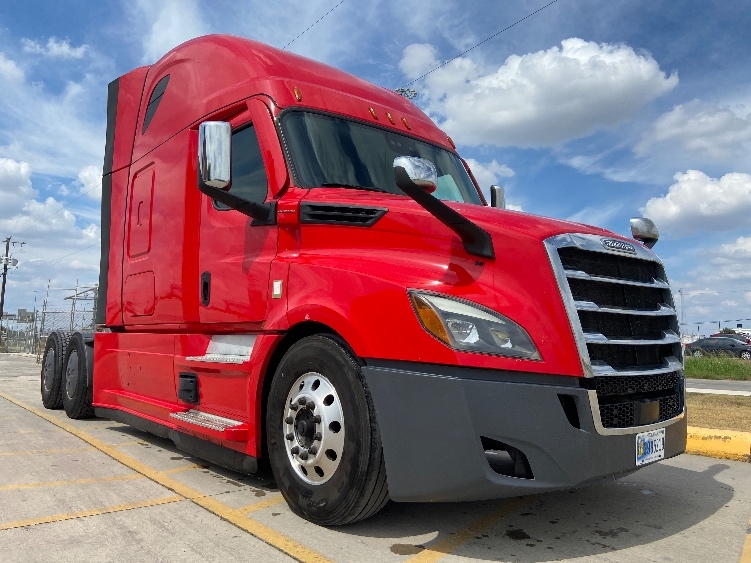 Used 2022 Freightliner Cascadia - photo 1