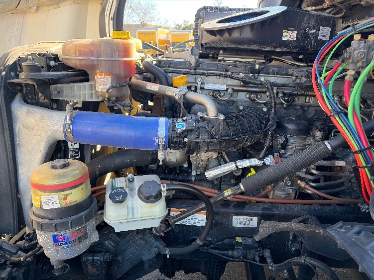 Used 2023 Freightliner Cascadia - photo 22