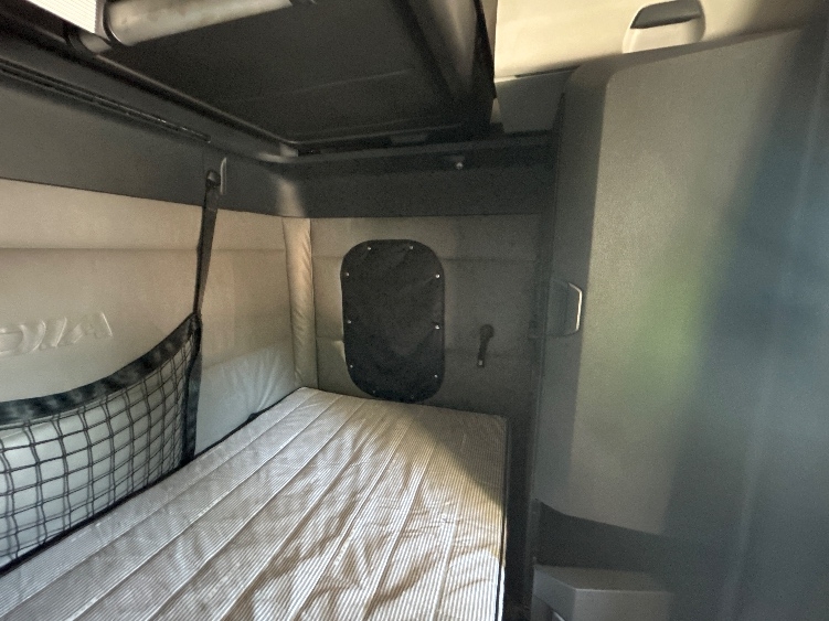 Used 2022 Freightliner Cascadia - photo 19