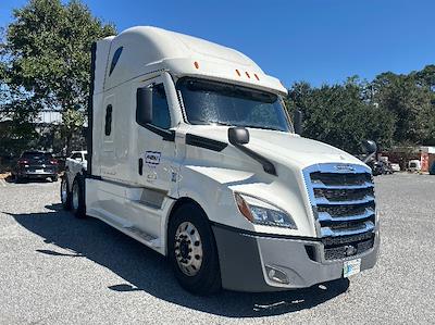 Used 2022 Freightliner Cascadia Detroit DD15AT Semi Truck with Sleeper Cab for sale #457239 - photo 1