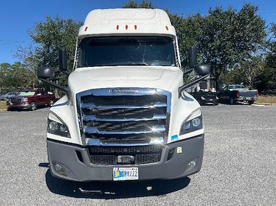 Used 2022 Freightliner Cascadia Detroit DD15AT Semi Truck with Sleeper Cab for sale #457239 - photo 2