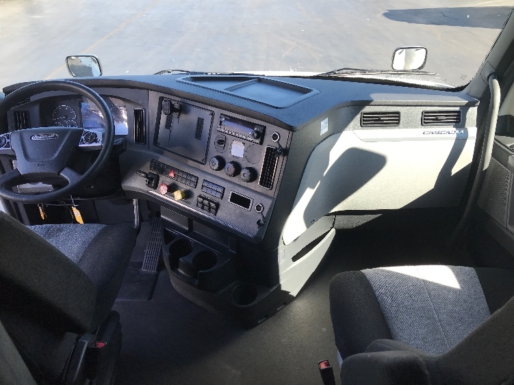 Used 2022 Freightliner Cascadia - photo 14
