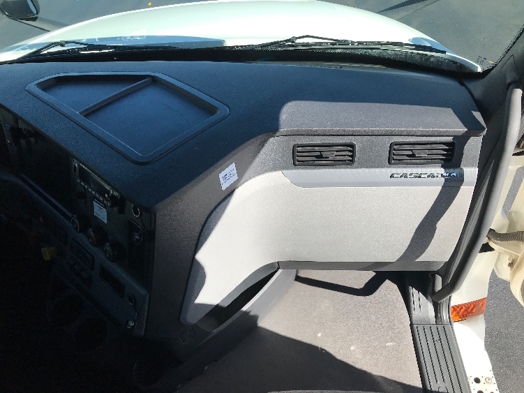 Used 2022 Freightliner Cascadia - photo 16