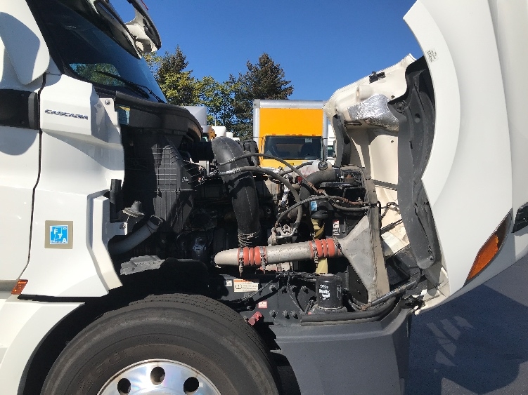 Used 2022 Freightliner Cascadia - photo 22