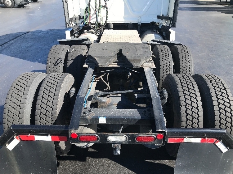 Used 2022 Freightliner Cascadia - photo 8