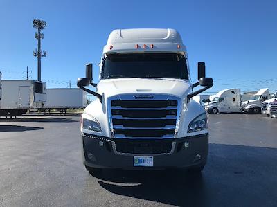 Used 2022 Freightliner Cascadia Detroit DD15AT Semi Truck with Sleeper Cab for sale #457240 - photo 2