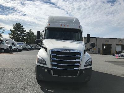 Used 2022 Freightliner Cascadia Detroit DD15AT Semi Truck with Sleeper Cab for sale #457241 - photo 2