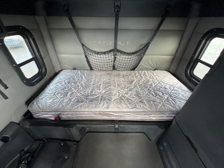 Used 2022 Freightliner Cascadia - photo 18