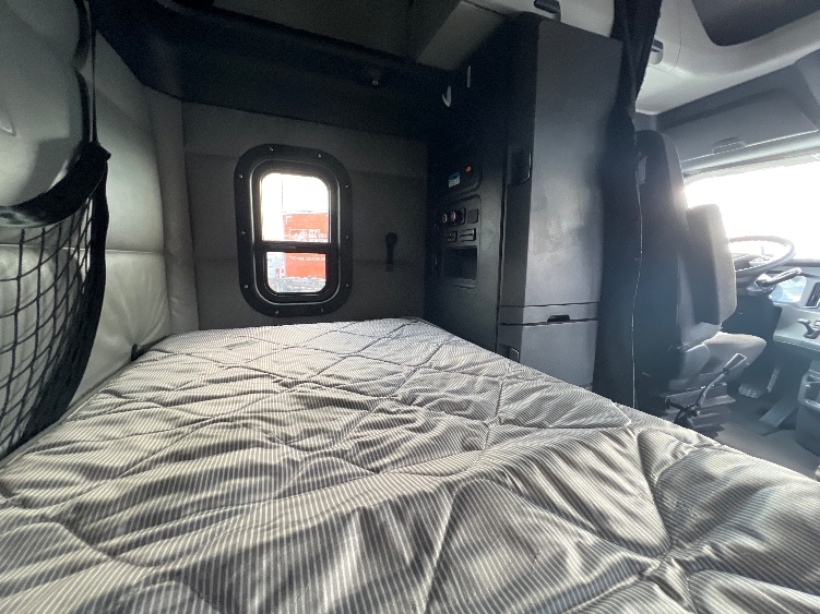 Used 2022 Freightliner Cascadia - photo 20
