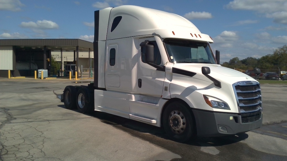 Used 2022 Freightliner Cascadia - photo 1