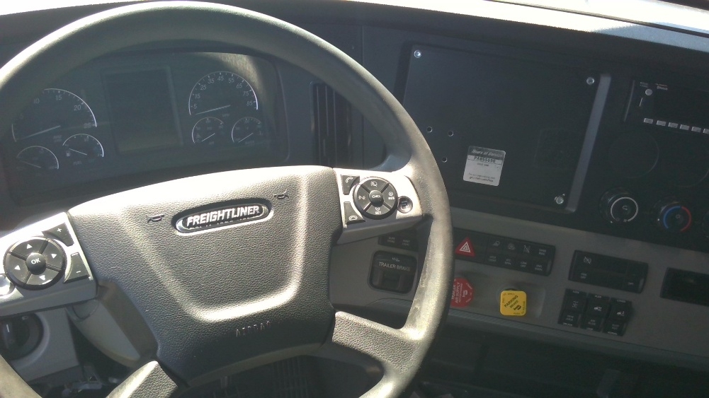 Used 2022 Freightliner Cascadia - photo 13