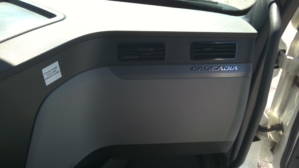 Used 2022 Freightliner Cascadia - photo 16