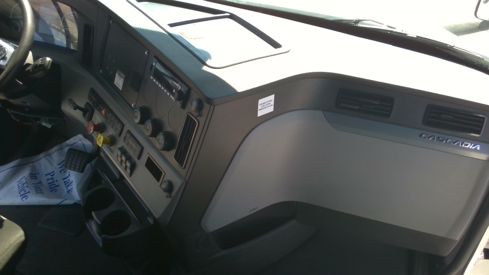 Used 2022 Freightliner Cascadia - photo 17
