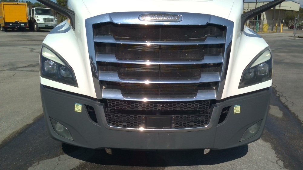 Used 2022 Freightliner Cascadia - photo 28