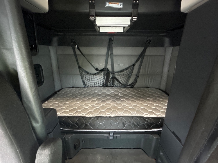 Used 2022 Freightliner Cascadia - photo 18