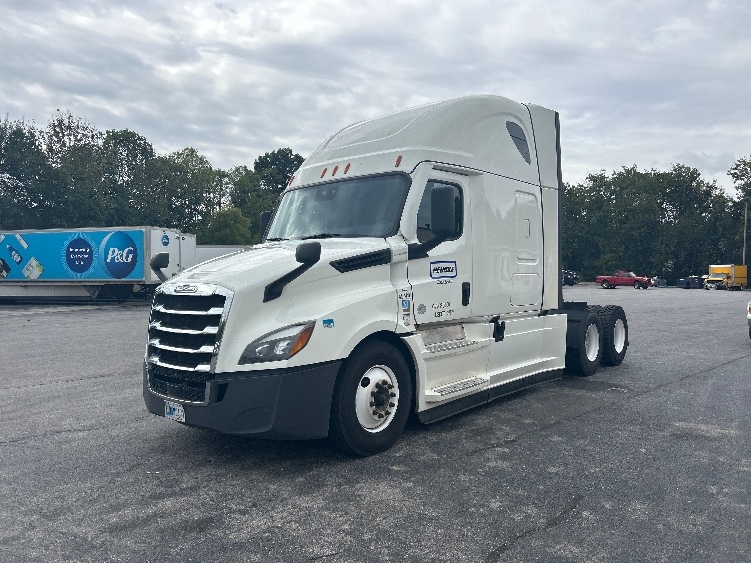 Used 2022 Freightliner Cascadia - photo 5