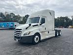 Used 2022 Freightliner Cascadia Detroit DD15AT Semi Truck with Sleeper Cab for sale #457420 - photo 3