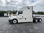 Used 2022 Freightliner Cascadia Detroit DD15AT Semi Truck with Sleeper Cab for sale #457420 - photo 4