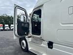 Used 2022 Freightliner Cascadia Detroit DD15AT Semi Truck with Sleeper Cab for sale #457420 - photo 9