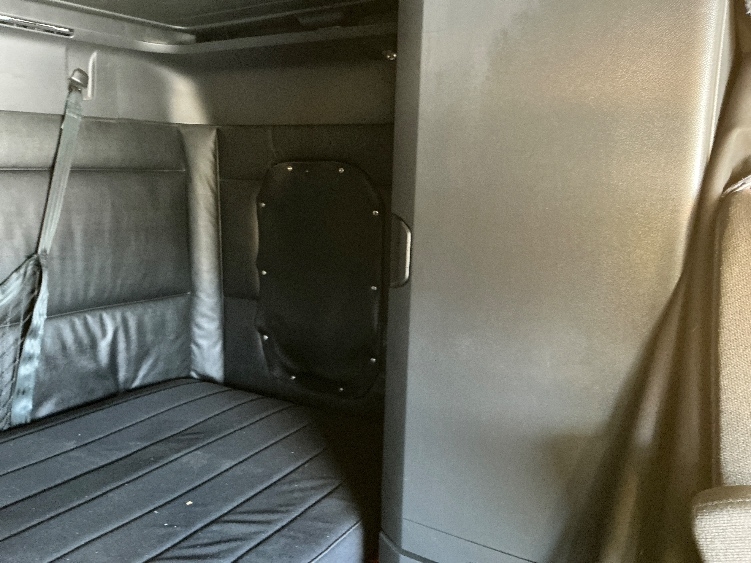 Used 2023 Freightliner Cascadia - photo 20
