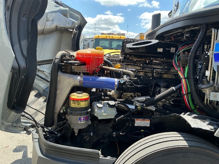 Used 2023 Freightliner Cascadia - photo 23