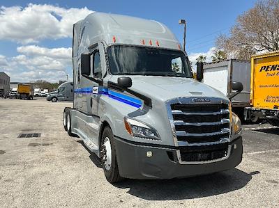 Used 2023 Freightliner Cascadia Detroit DD15AT Semi Truck with Sleeper Cab for sale #461964 - photo 1