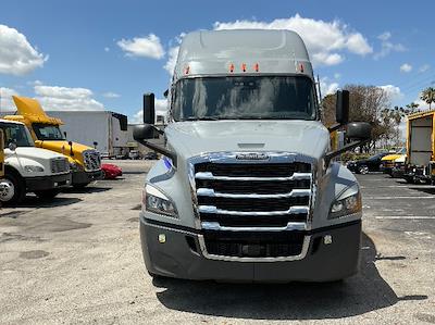 Used 2023 Freightliner Cascadia Detroit DD15AT Semi Truck with Sleeper Cab for sale #461964 - photo 2