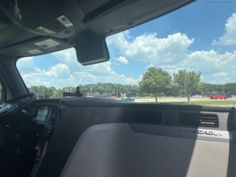 Used 2022 Freightliner Cascadia - photo 16