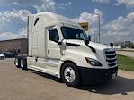 Used 2022 Freightliner Cascadia Detroit DD15AT Semi Truck with Sleeper Cab for sale #462249 - photo 1