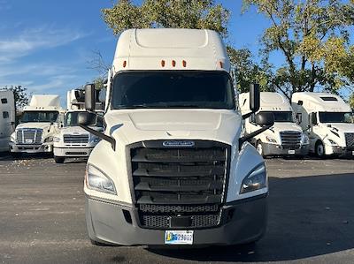 Used 2022 Freightliner Cascadia Detroit DD15AT Semi Truck with Sleeper Cab for sale #462250 - photo 2