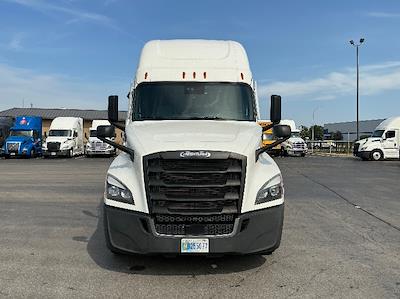 Used 2022 Freightliner Cascadia Detroit DD15AT Semi Truck with Sleeper Cab for sale #462251 - photo 2