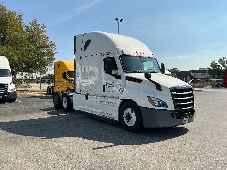 Used 2022 Freightliner Cascadia - photo 1