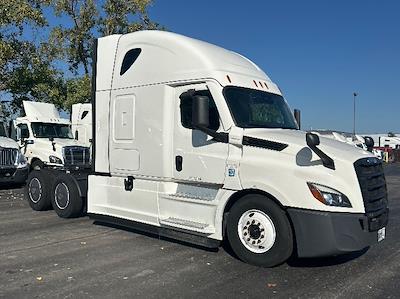 Used 2022 Freightliner Cascadia Detroit DD15AT Semi Truck with Sleeper Cab for sale #462256 - photo 1