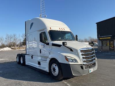 Used 2022 Freightliner Cascadia Detroit DD15AT Semi Truck with Sleeper Cab for sale #462326 - photo 1