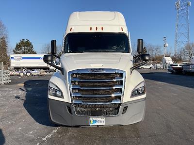 Used 2022 Freightliner Cascadia Detroit DD15AT Semi Truck with Sleeper Cab for sale #462326 - photo 2