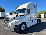 Used 2022 Freightliner Cascadia Detroit DD15AT Semi Truck with Sleeper Cab for sale #462333 - photo 3