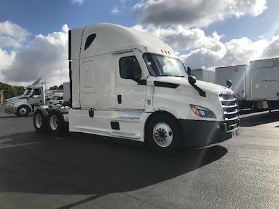 Used 2022 Freightliner Cascadia Detroit DD15AT Semi Truck with Sleeper Cab for sale #462341 - photo 1